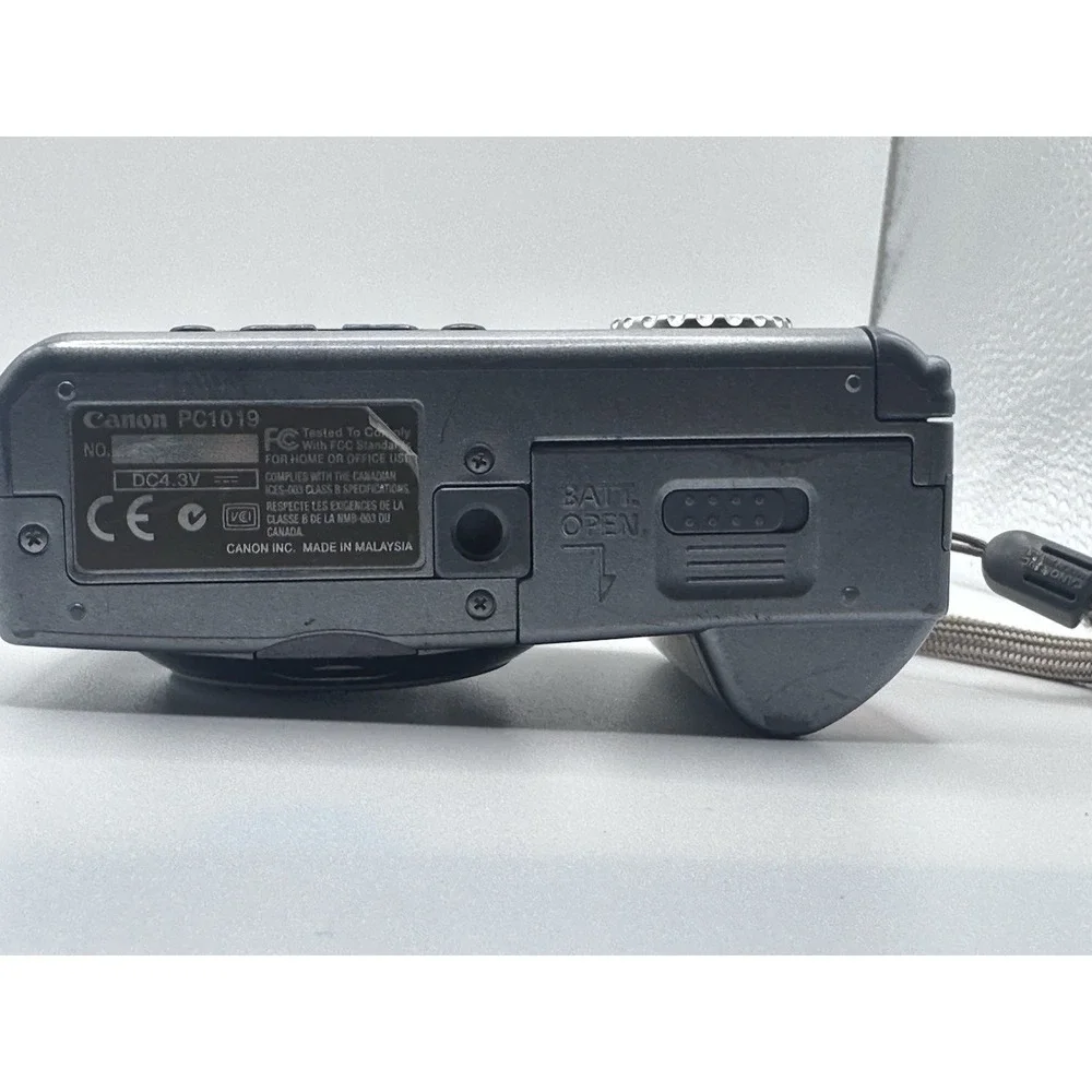 Canon PowerShot A40 2.0MP Digital Camera 3x Zoom Untested For Parts/ Repair